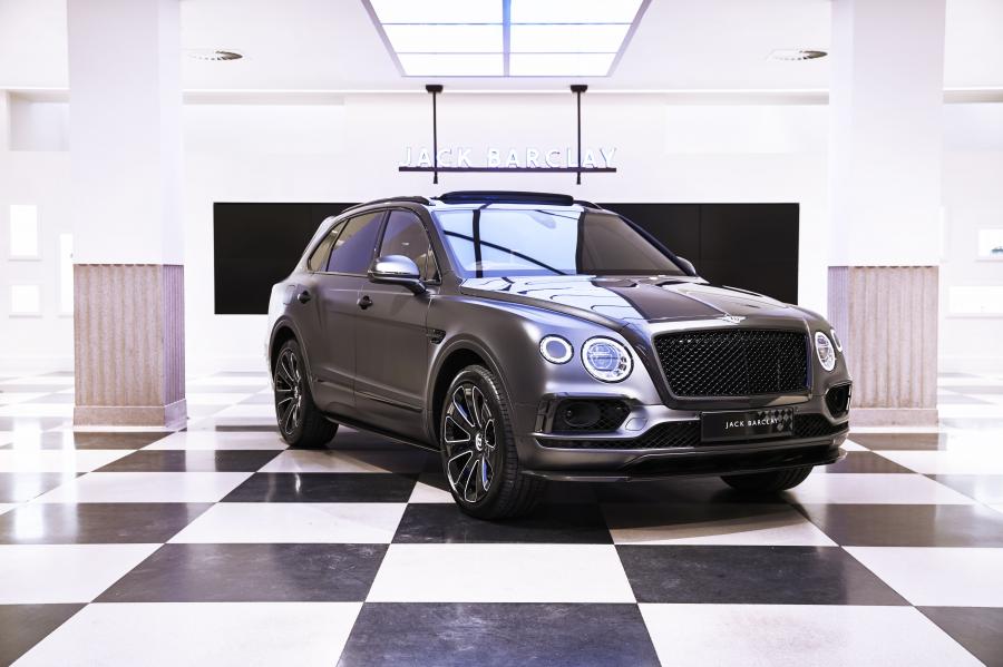  Bentley Bentayga Businessman by Huntsman & Mulliner 2019 года  (фото 1 из 9)